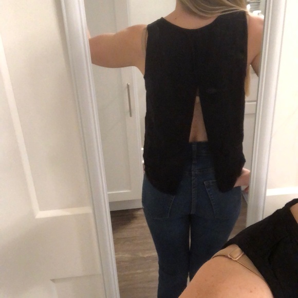 *SOLD* Bundle of 2 Tanks - Picture 5 of 9